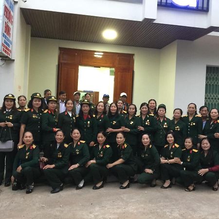 Nha Nghi Phuong Dong Hotel Quang Tri Bagian luar foto