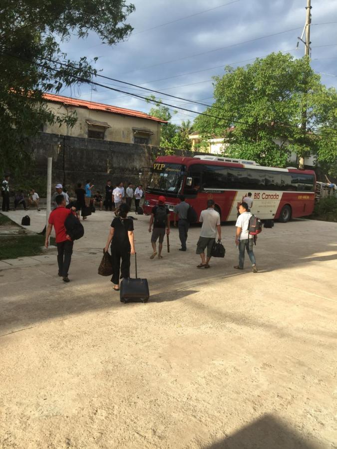 Nha Nghi Phuong Dong Hotel Quang Tri Bagian luar foto