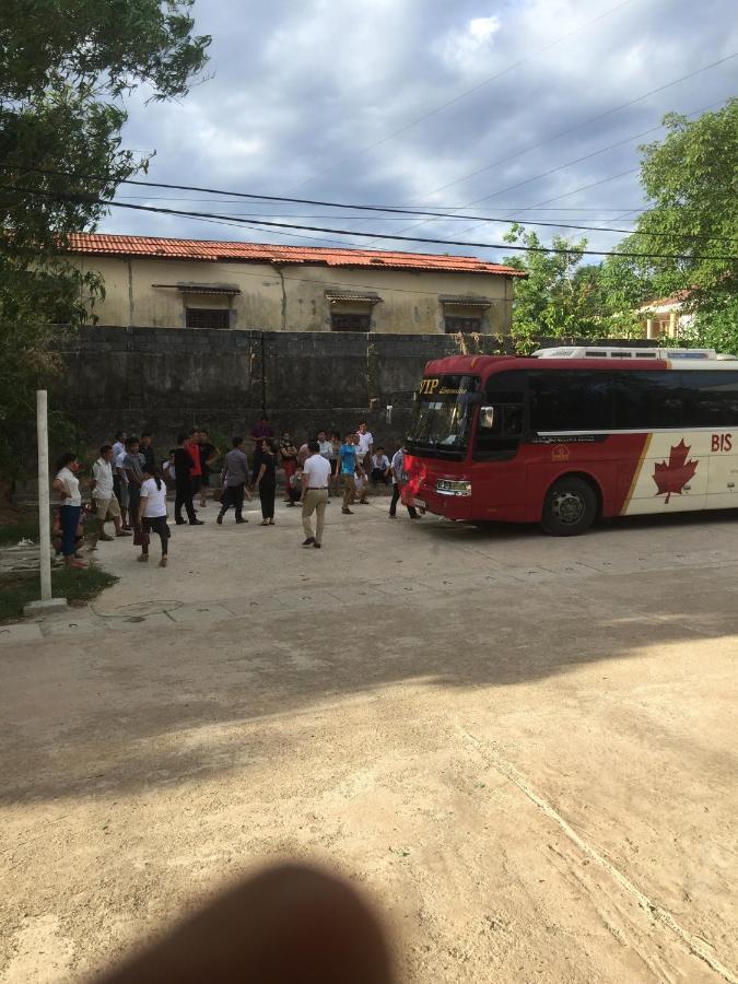 Nha Nghi Phuong Dong Hotel Quang Tri Bagian luar foto