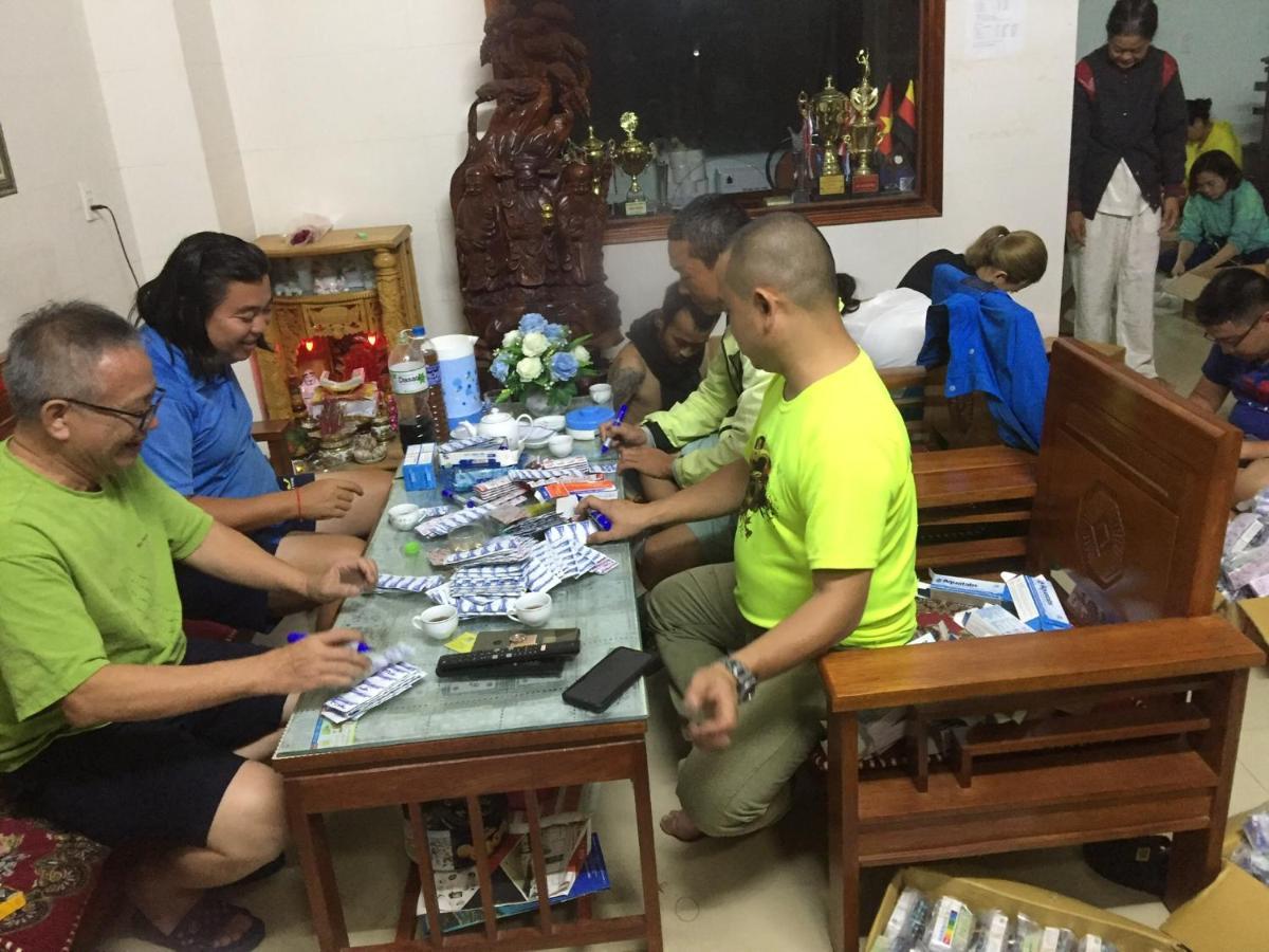 Nha Nghi Phuong Dong Hotel Quang Tri Bagian luar foto
