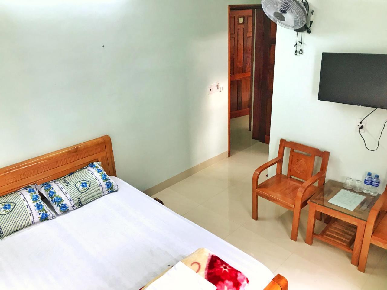 Nha Nghi Phuong Dong Hotel Quang Tri Bagian luar foto