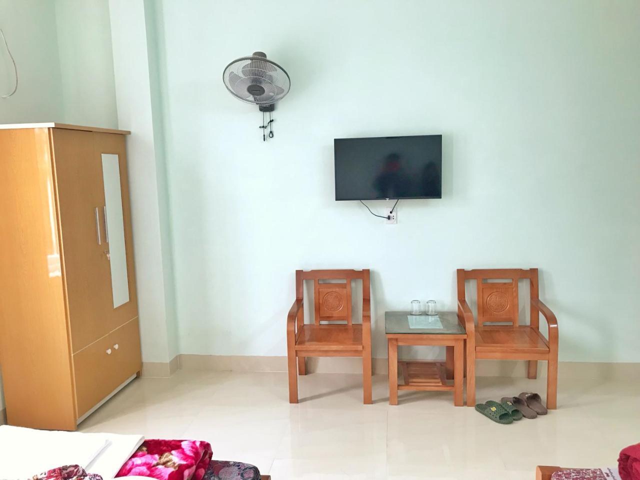 Nha Nghi Phuong Dong Hotel Quang Tri Bagian luar foto