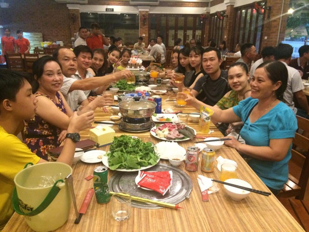 Nha Nghi Phuong Dong Hotel Quang Tri Bagian luar foto