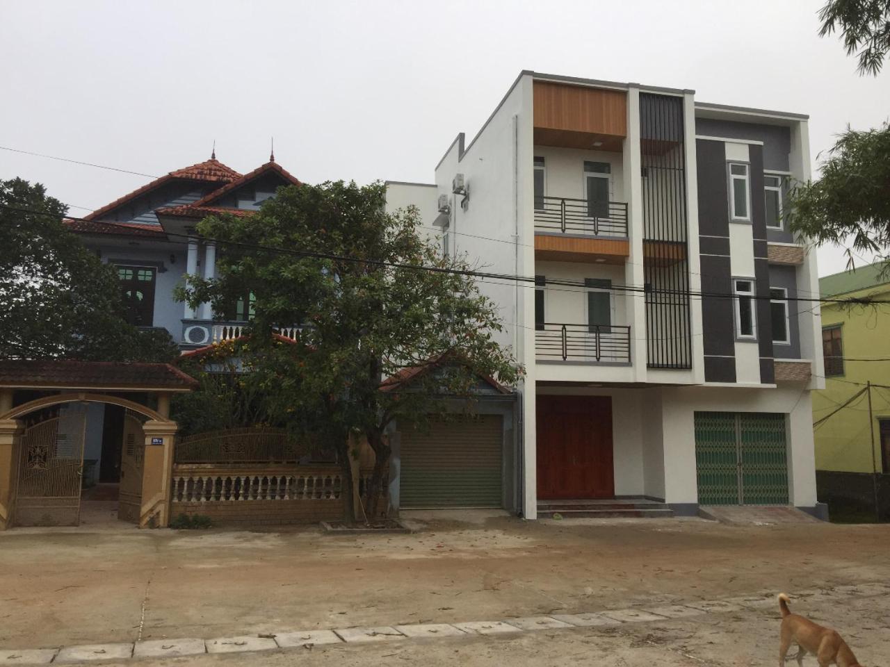 Nha Nghi Phuong Dong Hotel Quang Tri Bagian luar foto