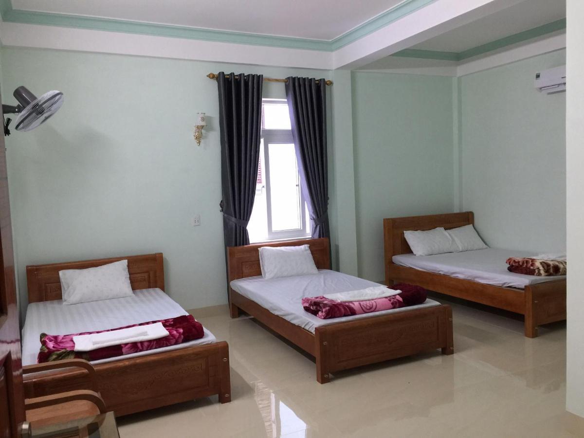 Nha Nghi Phuong Dong Hotel Quang Tri Bagian luar foto
